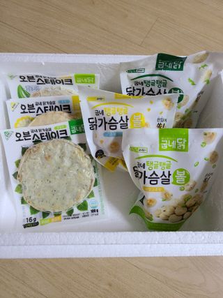 굽네몰 [굽네] 탱글탱글 닭가슴살볼 3종, 닭가슴살 오븐 스테이크 3종 — 5점을 준 리뷰어가 2021년 5월 올린 사용 사진