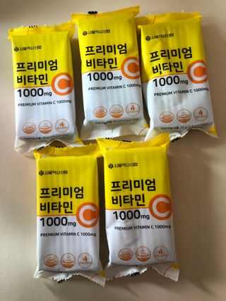 서울약사신협 프리미엄 비타민C 1,000mg_2.5g x 50포 — 5점을 준 리뷰어가 2021년 10월 올린 사용 사진