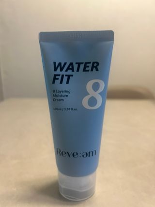 나우 [리브엠]피부 속부터 겹겹이, 촘촘하게! 워터핏8중 수분착붙 크림 — 5점을 준 리뷰어가 2025년 5월 올린 사용 사진