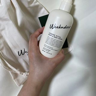 [위켄더스] 끈적임 없이 수분감을 채워주는 핸드& 바디로션 1종 랜덤발송 — 4점을 준 리뷰어가 2022년 5월 올린 사용 사진