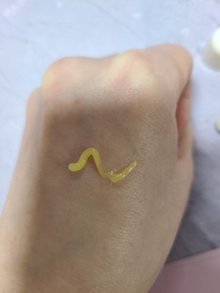[후르디아] 올리브영 착한보습 비건 립버터 2종 — 5점을 준 리뷰어가 2022년 10월 올린 사용 사진