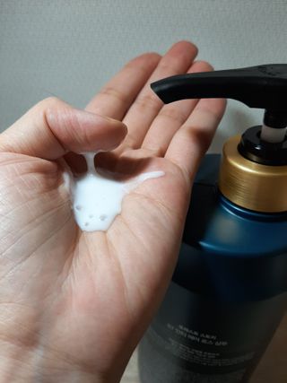 [포레스트스토리] 탈모증상완화 샴푸 1,000ml — 5점을 준 리뷰어가 2022년 8월 올린 사용 사진