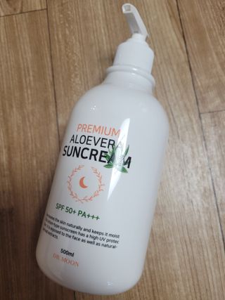 [닥터문] 프리미엄 알로에베라 선크림 500ml — 5점을 준 리뷰어가 2022년 7월 올린 사용 사진