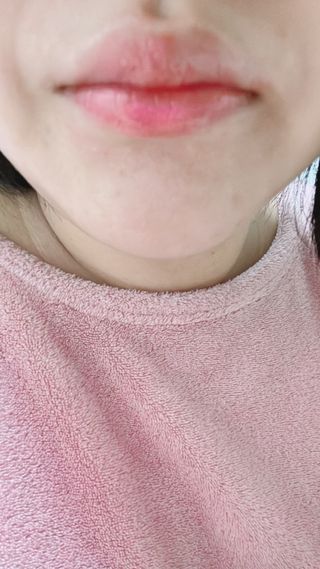 [후르디아] 올리브영 꿀과즙 립밤 2종 (블루베리/석류) — 5점을 준 리뷰어가 2023년 1월 올린 사용 사진