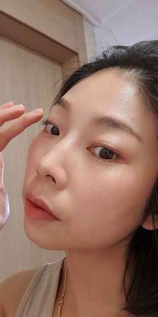 더소설 소설 블랙아이래쉬 세럼 10g(SOSEOL BLACK EYELASH SERUM 10g) — 5점을 준 리뷰어가 2023년 6월 올린 사용 사진