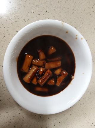 유비쿡 컵떡볶이 매운컵떡볶이2개/ 짜장컵떡볶이 2개  총 4개세트 — 5점을 준 리뷰어가 2021년 2월 올린 사용 사진