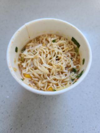 NISSIN 닛신 컵누들  4종 - 씨푸드오리지날, 씨푸드 스파이시, 씨푸드 커리, 씨푸드 XO소스 — 5점을 준 리뷰어가 2022년 2월 올린 사용 사진