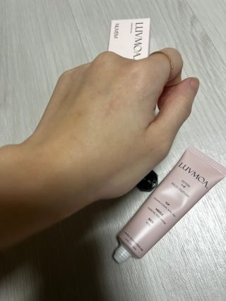 러브모아 향수 고체향수 승무원 고체향수 바르는 향수 니치향수 도손 우드세이지 앤 씨솔트 — 5점을 준 리뷰어가 2022년 12월 올린 사용 사진