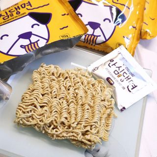 안심댕면 강아지라면 5봉지+쓰담쓰담 종합영양제 2스틱 샘플 증정 — 5점을 준 리뷰어가 2022년 8월 올린 사용 사진