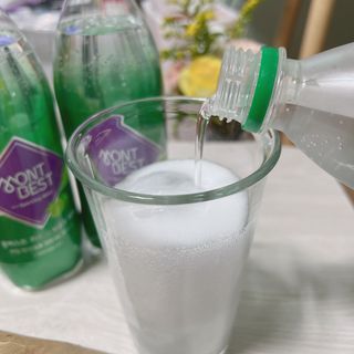 몽베스트 Montbest with Sparkling water Lime20병 — 5점을 준 리뷰어가 2022년 9월 올린 사용 사진