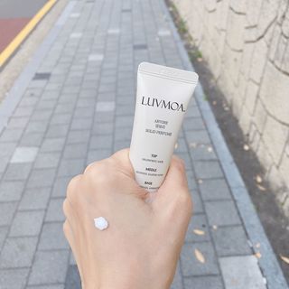 러브모아 향수 고체향수 승무원 고체향수 바르는 향수 니치향수 도손 우드세이지 앤 씨솔트 — 3점을 준 리뷰어가 2022년 11월 올린 사용 사진