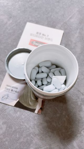 Swisse 스위스 헤어스킨네일 100정 — 4점을 준 리뷰어가 2021년 9월 올린 사용 사진