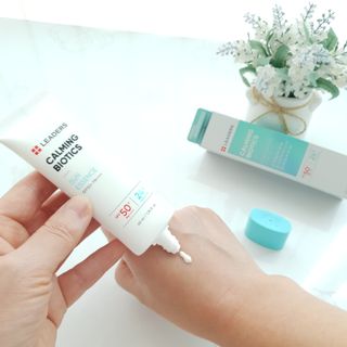리더스코스메틱 리더스 카밍 바이오틱스 선 에센스 SPF 50+ PA++++ — 5점을 준 리뷰어가 2022년 5월 올린 사용 사진