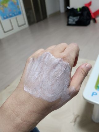 리엔케이 핑크 볼륨 래디언스 컬러크림 에디션 — 5점을 준 리뷰어가 2023년 1월 올린 사용 사진
