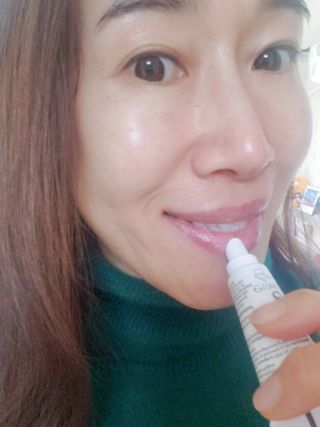 유세린 아쿠아퍼 리페어링 오인트먼트 1개 + 아쿠아퍼 SOS 립 리페어 1개 — 4.5점을 준 리뷰어가 2022년 2월 올린 사용 사진