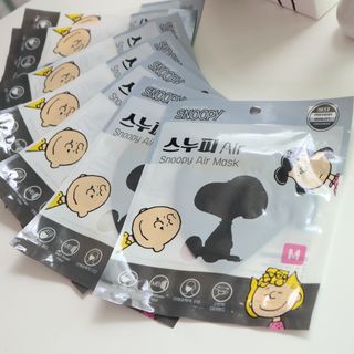 JHWORLD 스누피 마스크 스누피 에어 새부리형 국내산 MB필터 컬러마스크 대형 중형 어린이용 20매 — 4점을 준 리뷰어가 2021년 7월 올린 사용 사진