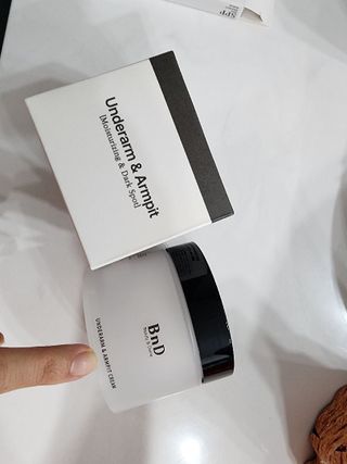비엔디 2NOW[한글]]BnD 바디 미백 겨드랑이 크림 — 5점을 준 리뷰어가 2025년 2월 올린 사용 사진