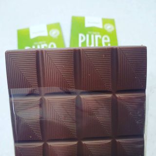 당류2g 자일리톨로 단맛을낸 슈카 퓨어비건 무설탕초콜릿 Xucker vegan 2개입 — 4점을 준 리뷰어가 2021년 4월 올린 사용 사진