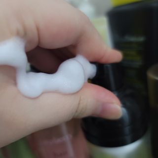 헤어플러스 콴디 아침세안제 폼클렌징 퓨어 어니스티 모닝클렌저 — 5점을 준 리뷰어가 2021년 4월 올린 사용 사진