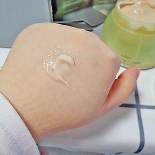 카오리온코스메틱스 사카로미세스와 시카의 만남        릴리피 릴렉싱 크림 진정한 탄력을 경험해보세요 — 5점을 준 리뷰어가 2021년 6월 올린 사용 사진