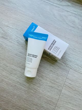 더마포레스트 모이스처라이징 아쿠아크림 / 수분크림 히알루론산 펩타이드 보습 미백 주름개선 — 4.5점을 준 리뷰어가 2021년 7월 올린 사용 사진