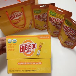 광동생활건강 [광동] 비타500데일리스틱 70포+쇼핑백+구미3개 — 5점을 준 리뷰어가 2021년 12월 올린 사용 사진