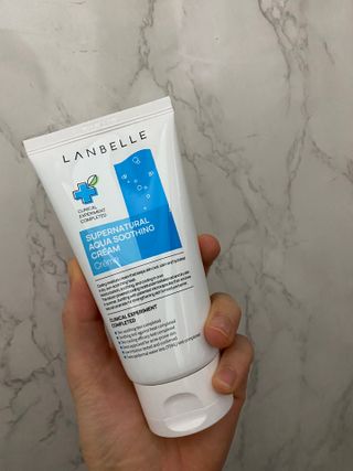 랑벨 수퍼내츄럴 아쿠아 수딩 크림 100ml — 5점을 준 리뷰어가 2022년 4월 올린 사용 사진