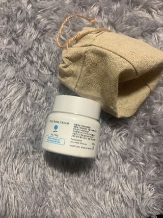 AYU25[아유트웬티파이브]다마스크로즈워터 베이스 천연 수분 촉촉 크림 — 2.5점을 준 리뷰어가 2021년 3월 올린 사용 사진