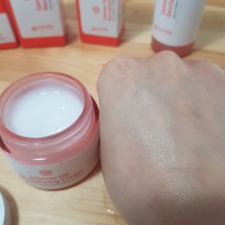 아이앤립 / EYENLIP 아이앤립 연어오일 리바이탈라이징 토너+앰플+크림 3종 세트 — 5점을 준 리뷰어가 2021년 5월 올린 사용 사진