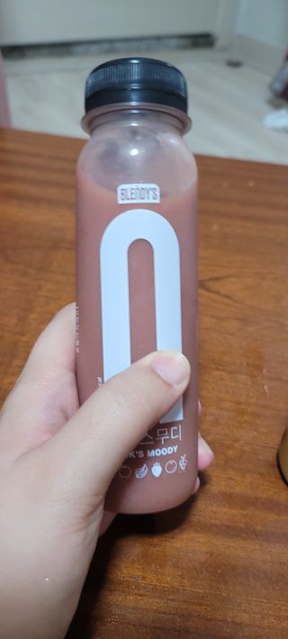 BLENDY'S 핑크 스무디+블론디 스무디 — 4점을 준 리뷰어가 2021년 9월 올린 사용 사진