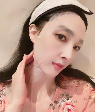 태그스킨 4스텝 주름개선 피부미백 영양 마스크팩 3개 세트(최신버전) — 3점을 준 리뷰어가 2022년 5월 올린 사용 사진