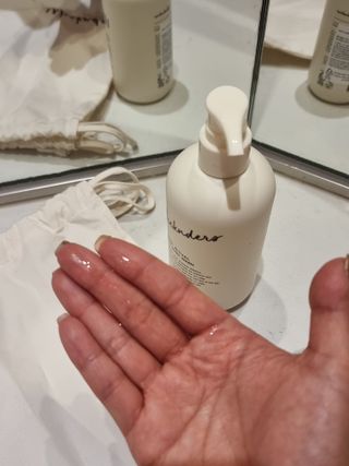 [위켄더스] 기분좋은 하루를 선사해주는 핸드& 바디워시 1종 랜덤발송 — 5점을 준 리뷰어가 2022년 4월 올린 사용 사진
