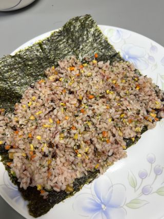 해풀잎 누구나 김밥*1ea [(혼합야채 35g *1ea,  김밥김 (5g, 5ea),  양념간장 (6g, 5ea), 참기름(5g, 2ea)] — 4점을 준 리뷰어가 2022년 8월 올린 사용 사진