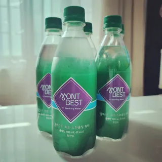 몽베스트 Montbest with Sparkling water Plain 20병 — 5점을 준 리뷰어가 2022년 5월 올린 사용 사진