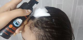 코스모먼트 부스티모 부스팅샴푸60ml + 비듬세정 진정샴푸50ml — 5점을 준 리뷰어가 2022년 1월 올린 사용 사진