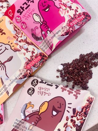 스낵스 와그작후루룩 3종_카카오2봉+아몬드2봉+딸기2봉 (총 6봉) — 5점을 준 리뷰어가 2024년 3월 올린 사용 사진