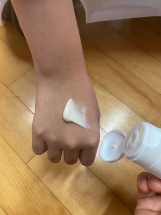 mom e 맘이 내추럴 베이비 케어 크림+바디오일 — 5점을 준 리뷰어가 2021년 1월 올린 사용 사진