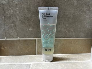 닥터에프파이브 젤리스크럽 소프트 클렌징폼 120ml — 5점을 준 리뷰어가 2022년 5월 올린 사용 사진