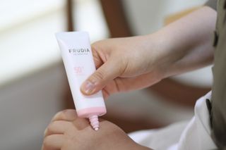 [후르디아] 모공블러 비건 선 프라이머 — 4.5점을 준 리뷰어가 2022년 5월 올린 사용 사진