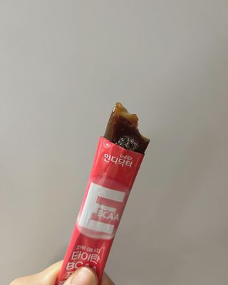 [인디닥터] 타이탄 BCAA 프로틴 젤리스틱 — 5점을 준 리뷰어가 2022년 5월 올린 사용 사진