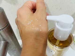 스킨1004 [SKIN1004] 마다가스카르 센텔라 라이트 클렌징 오일 200ml — 5점을 준 리뷰어가 2024년 7월 올린 사용 사진