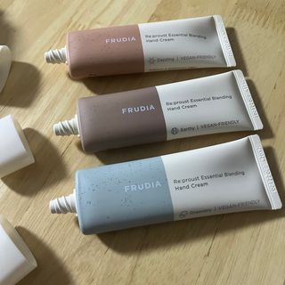 [후르디아] 끈적임 없는 착한성분 비건  핸드크림 3종 — 4점을 준 리뷰어가 2023년 2월 올린 사용 사진