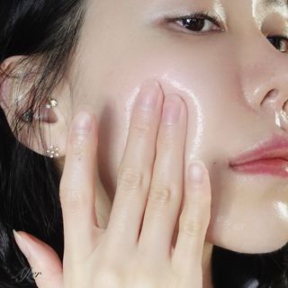 브에노 파리퀸 윌 페이스 오일 — 5점을 준 리뷰어가 2021년 6월 올린 사용 사진