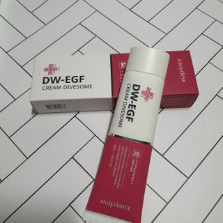 이지듀 DW-EGF 크림 다이브좀_콜라겐이 쏙쏙, 탄력피부로 다이빙 — 5점을 준 리뷰어가 2021년 2월 올린 사용 사진