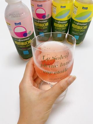 더그레잇티 콤부차 [매일유업] 더그레잇티 44kcal 콤부차 300ml *12개입 (오리지널 6개+베리리치 6개) — 4점을 준 리뷰어가 2023년 7월 올린 사용 사진