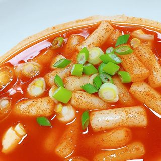 유비쿡 컵떡볶이 매운컵떡볶이2개/ 짜장컵떡볶이 2개  총 4개세트 — 5점을 준 리뷰어가 2021년 2월 올린 사용 사진