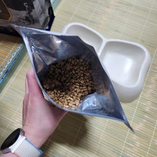 [푸디웜] 라포그 리얼인섹트 소프트키블 스킨 1KG — 5점을 준 리뷰어가 2022년 9월 올린 사용 사진