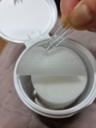 산다화 비타민씨 화이트닝 토너 패드 — 5점을 준 리뷰어가 2023년 9월 올린 사용 사진