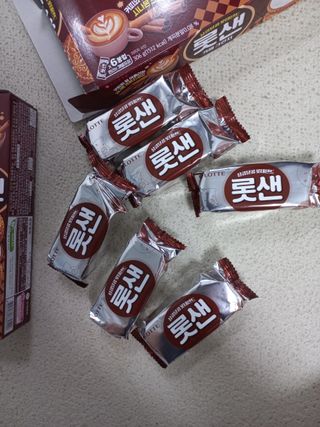 롯데제과 롯샌 카페크런치 — 4점을 준 리뷰어가 2021년 10월 올린 사용 사진