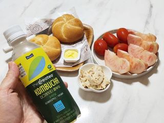 더그레잇티 콤부차 [매일유업] 더그레잇티 44kcal 콤부차 300ml *12개입 (오리지널 6개+베리리치 6개) — 5점을 준 리뷰어가 2023년 7월 올린 사용 사진